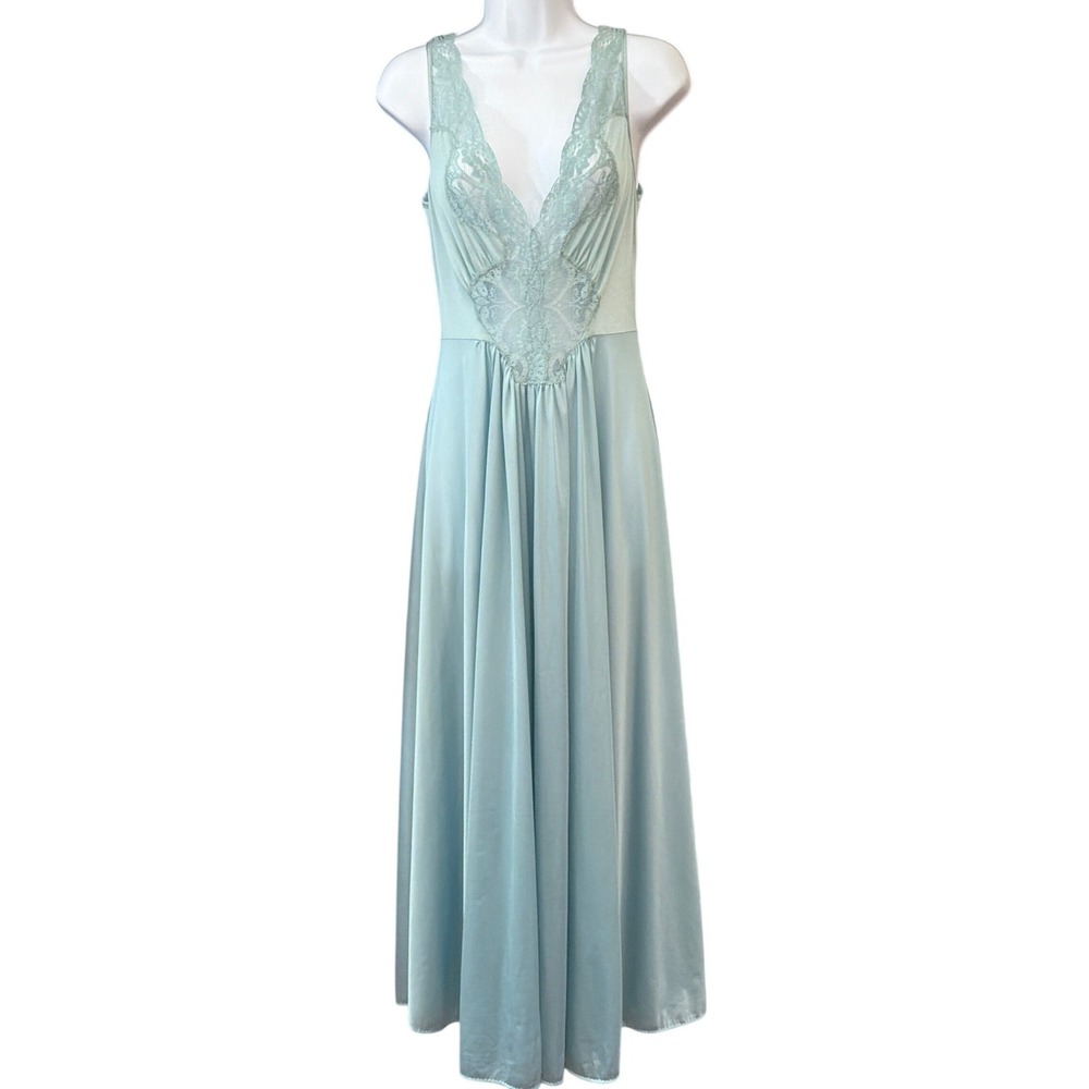 Vintage 70's 80's Vanity Fair Nightgown Lace Maxi Fairycore Coquette Romantic